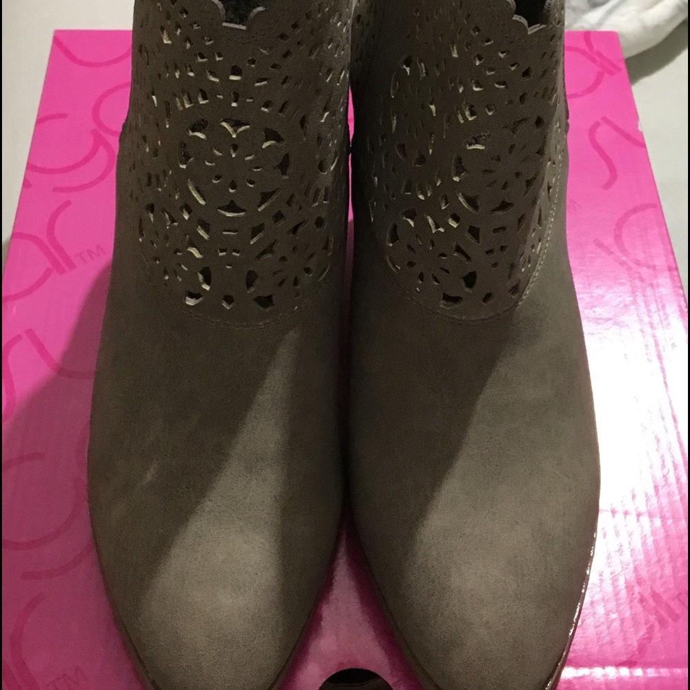 BNWT Sugar Cute ladies Sz 6.5 boots